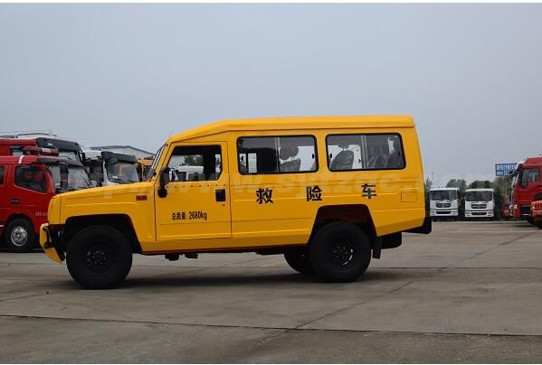 北汽越野救险车